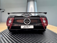 Load image into Gallery viewer, Pagani Zonda F - gloss carbon black OPEN PARTS - 1:18
