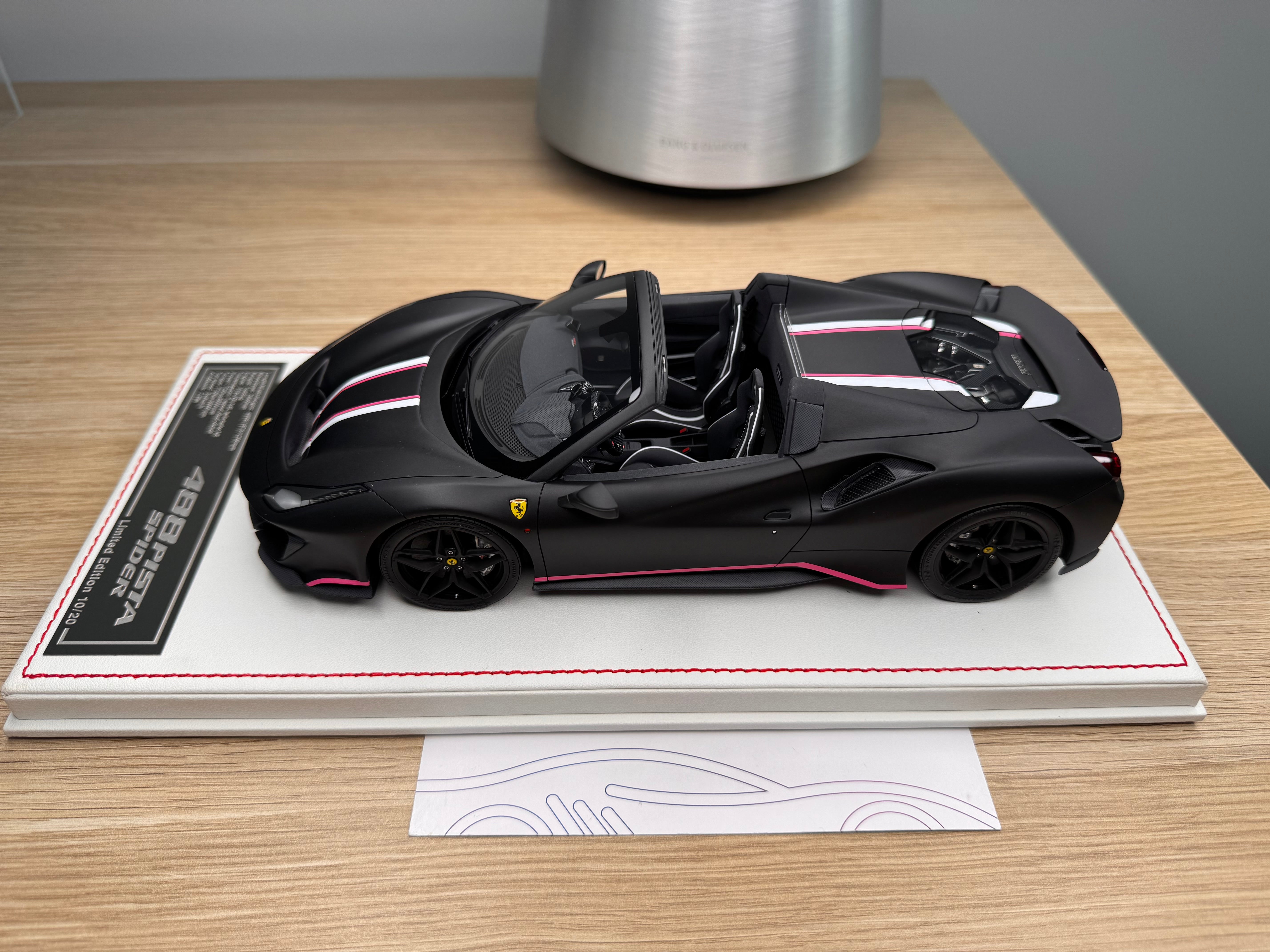 Ferrari 488 Pista Spider - Nero Opaco - 1:18