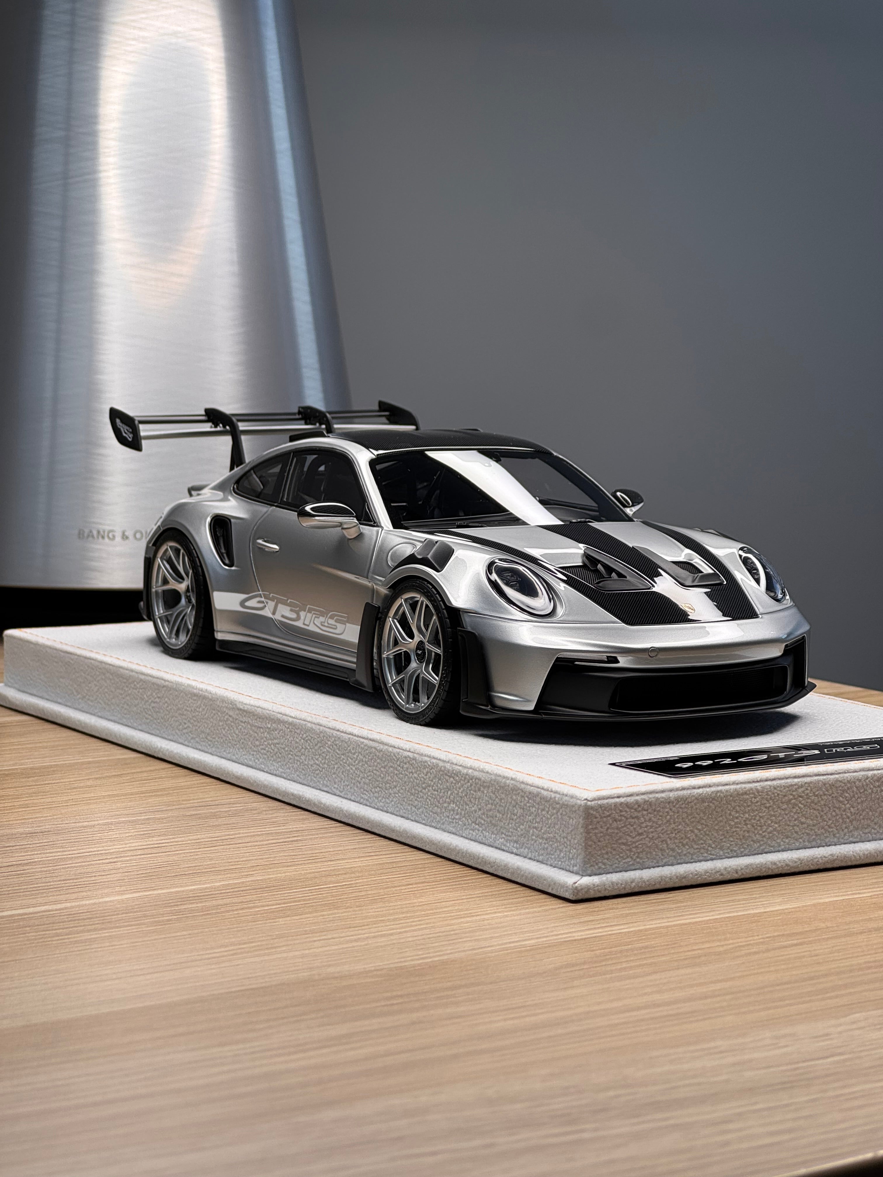 Porsche 911 992 GT3RS - GT Silver - 1:18