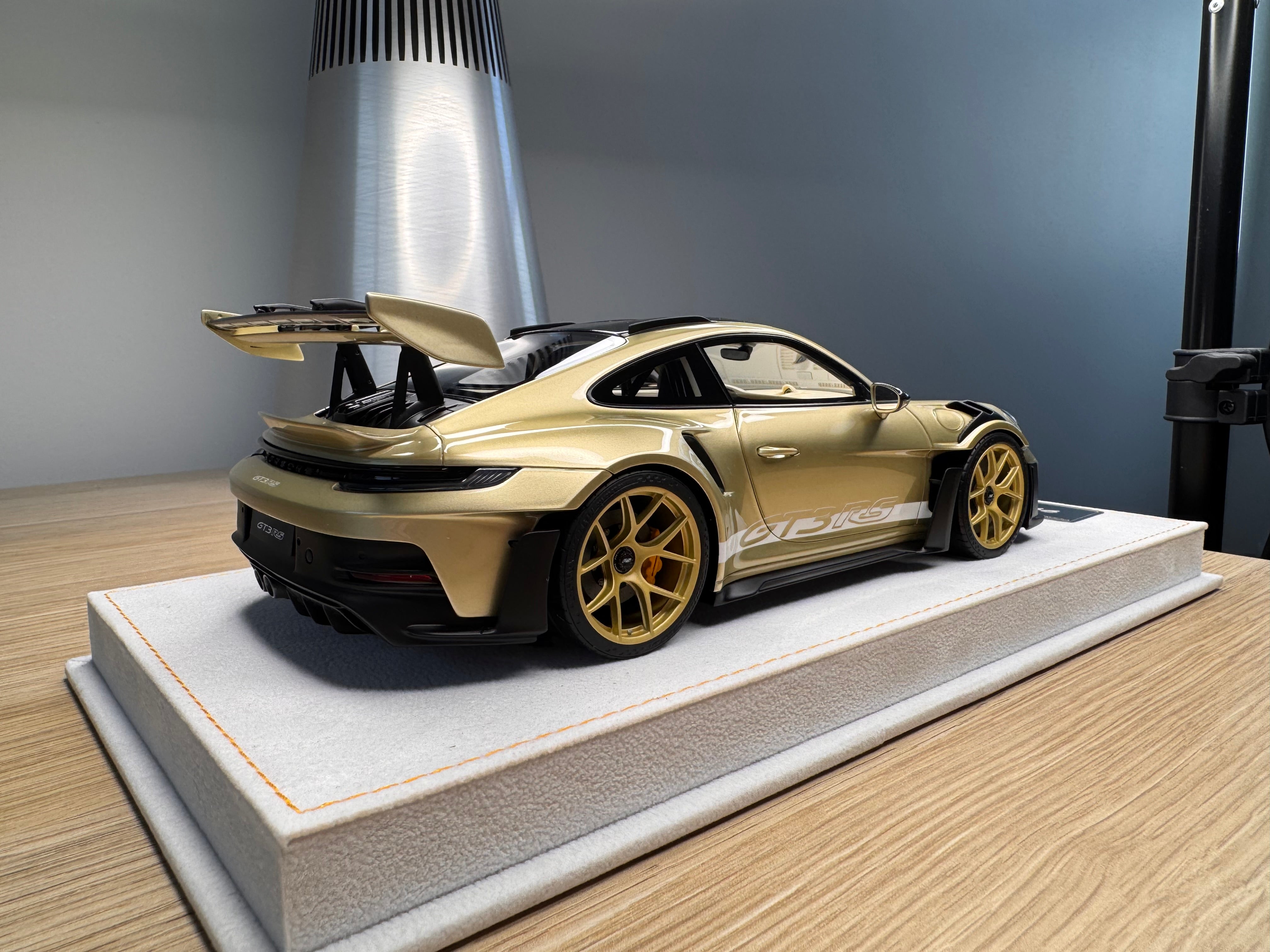 Porsche 911 992 GT3RS - Champagne Gold - 1:18