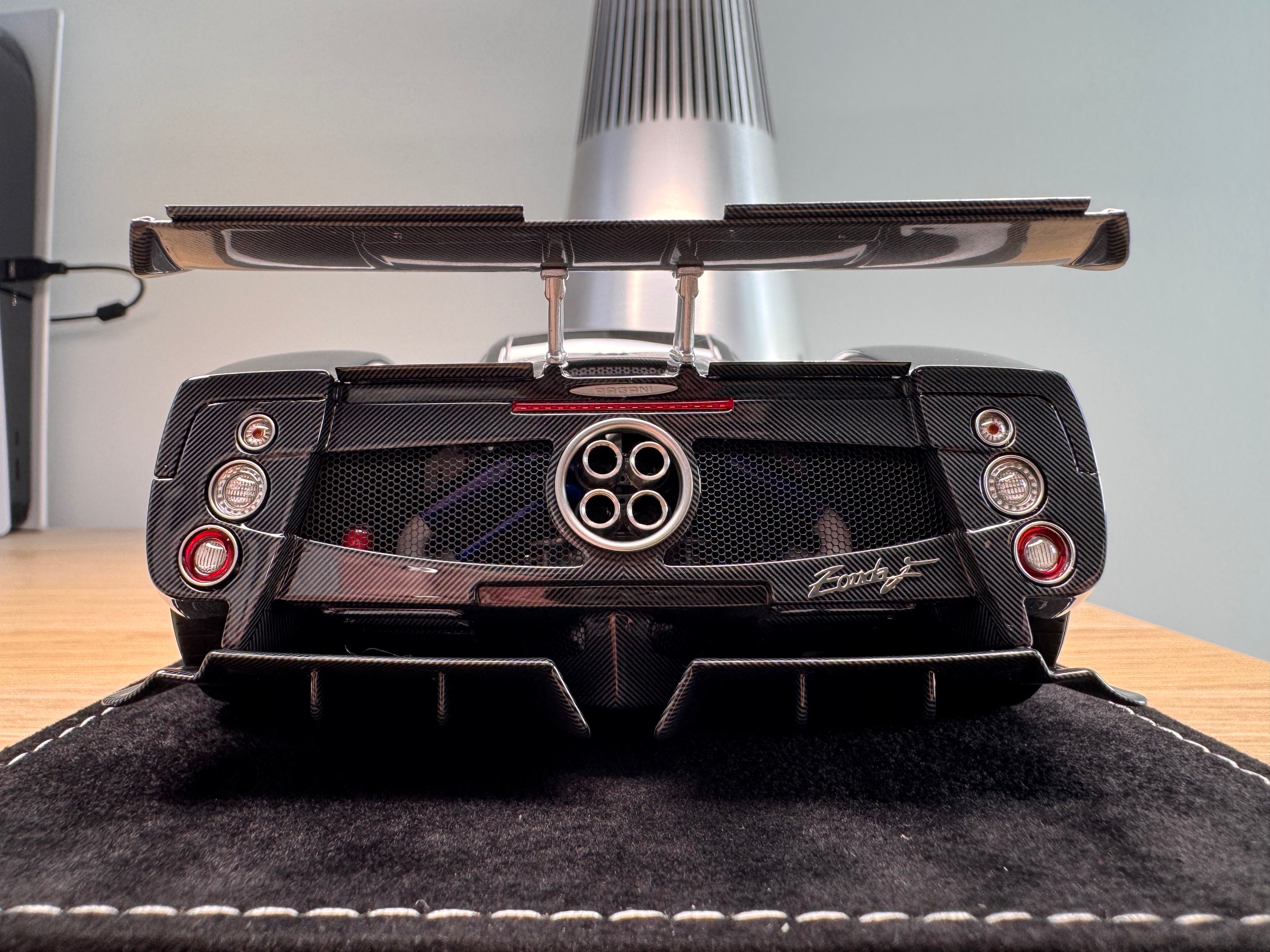 Pagani Zonda F hard top - Black Carbon - 1:18