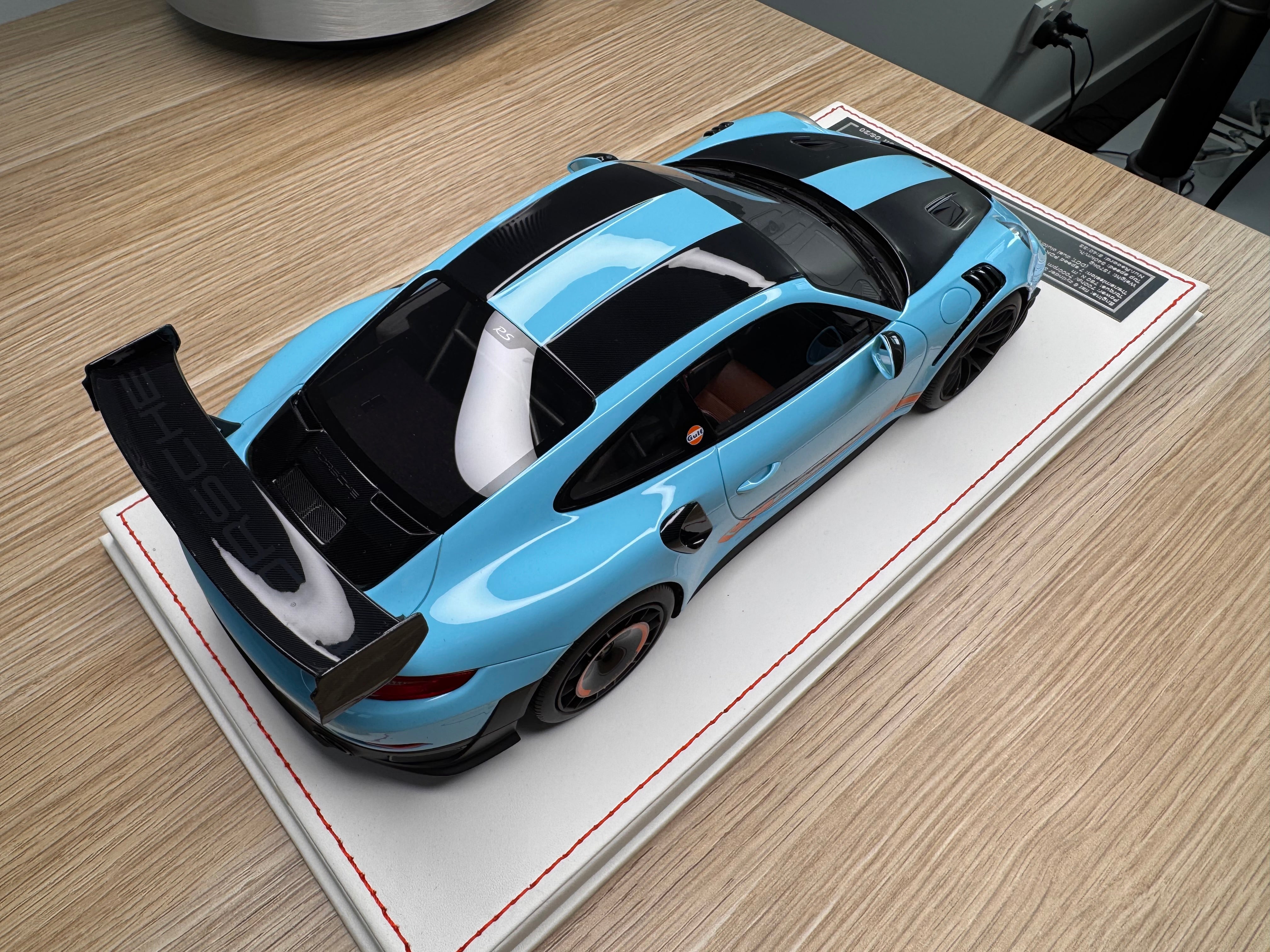 Porsche 911 GT2RSMR - Gulf Blue - 1:18