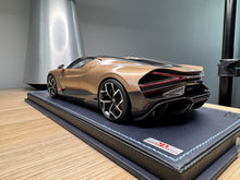 Load image into Gallery viewer, Bugatti Mistral - Dore gold - 1:18
