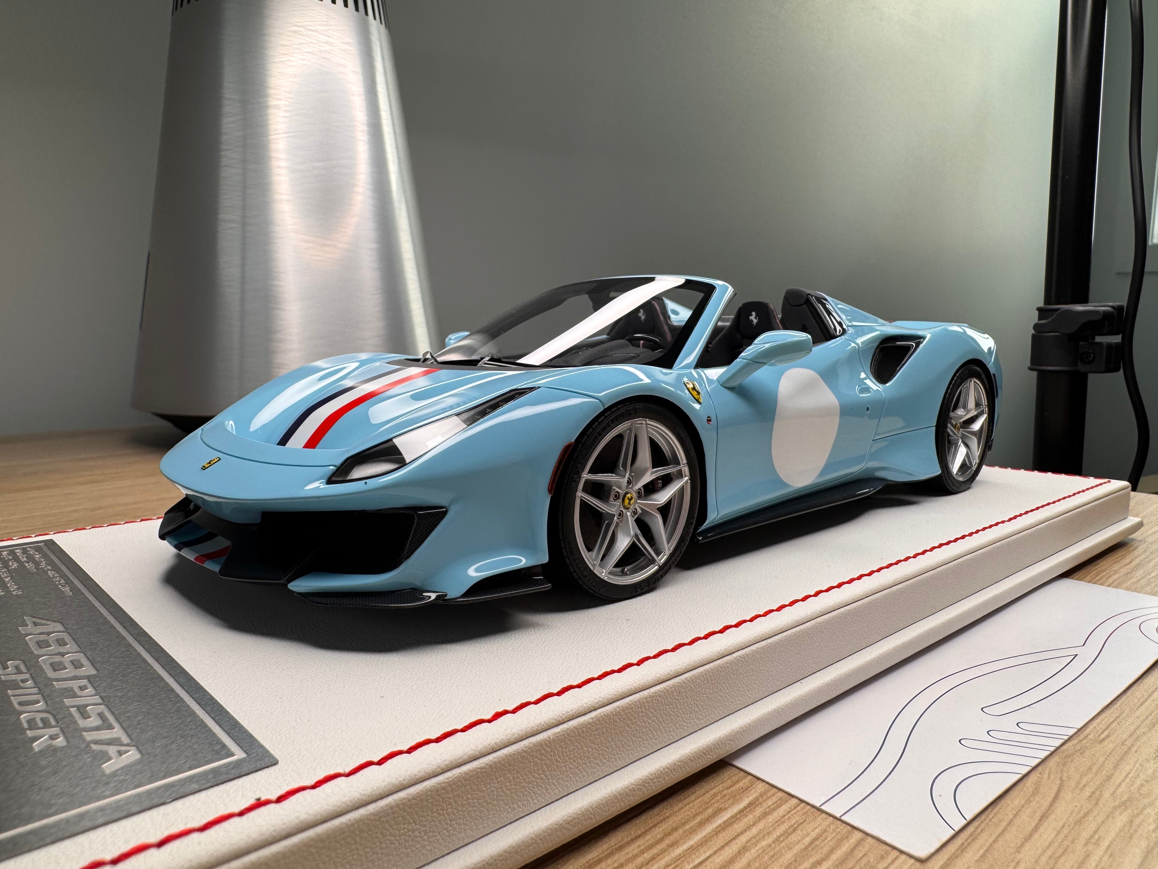 Ferrari 488 Pista Spider - Azzurro Laplata - 1:18
