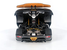 Load image into Gallery viewer, Koenigsegg Agera S - Hundra carbon gold OPEN PARTS - 1:18
