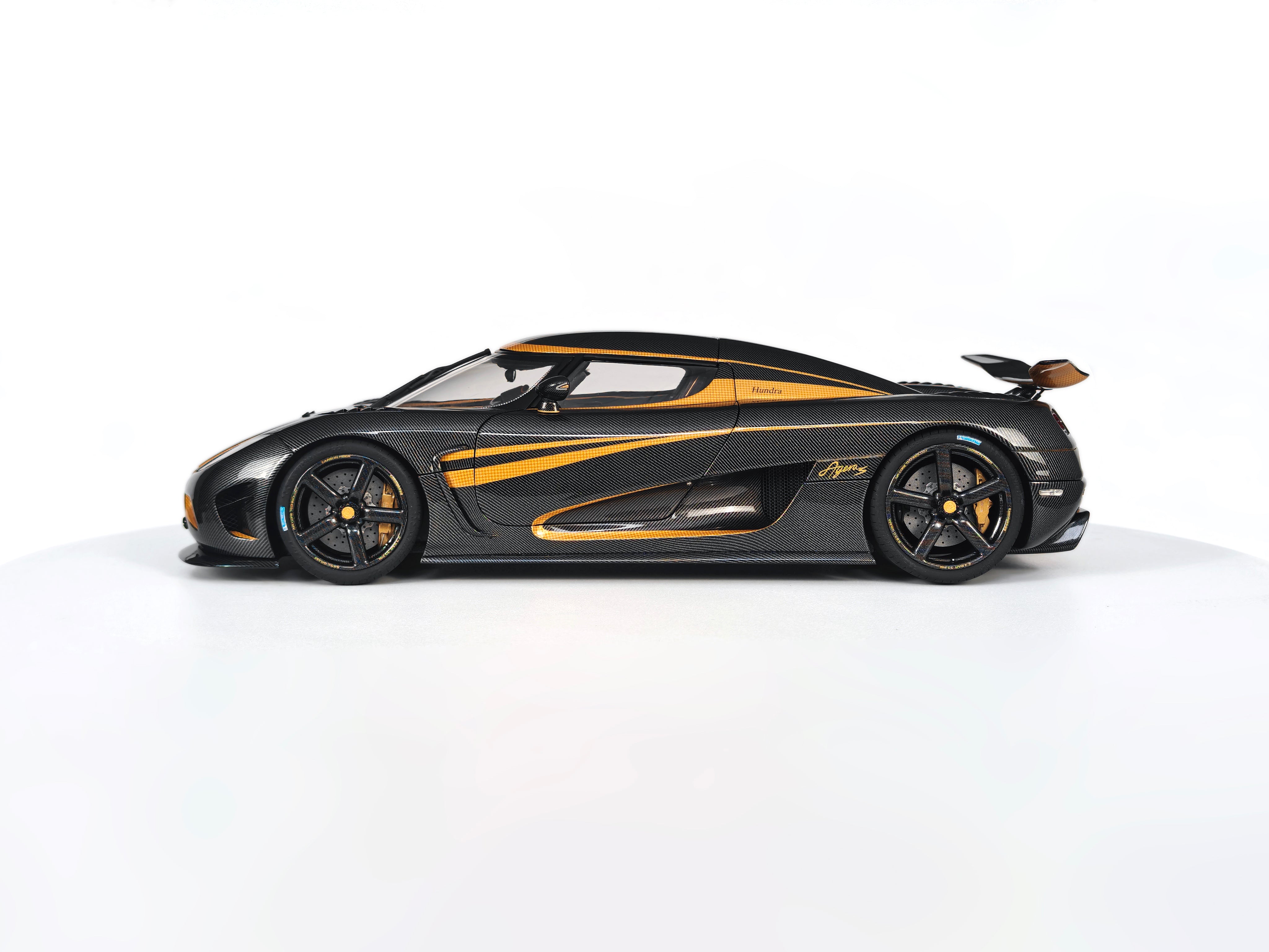 Koenigsegg Agera S - Hundra carbon gold OPEN PARTS - 1:18
