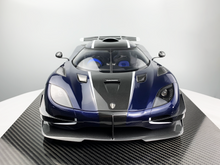 Load image into Gallery viewer, Koenigsegg One:1 Blue Carbon open parts - 1:8
