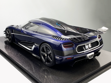 Load image into Gallery viewer, Koenigsegg One:1 Blue Carbon open parts - 1:8
