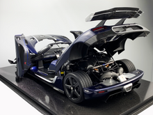 Load image into Gallery viewer, Koenigsegg One:1 Blue Carbon open parts - 1:8
