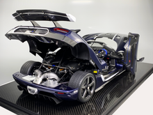 Load image into Gallery viewer, Koenigsegg One:1 Blue Carbon open parts - 1:8
