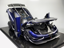 Load image into Gallery viewer, Koenigsegg One:1 Blue Carbon open parts - 1:8
