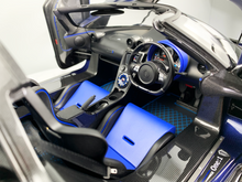 Load image into Gallery viewer, Koenigsegg One:1 Blue Carbon open parts - 1:8
