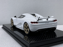 Load image into Gallery viewer, Koenigsegg CC850 - crystal white gold wheels - 1:18
