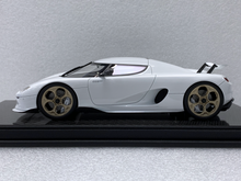 Load image into Gallery viewer, Koenigsegg CC850 - crystal white gold wheels - 1:18
