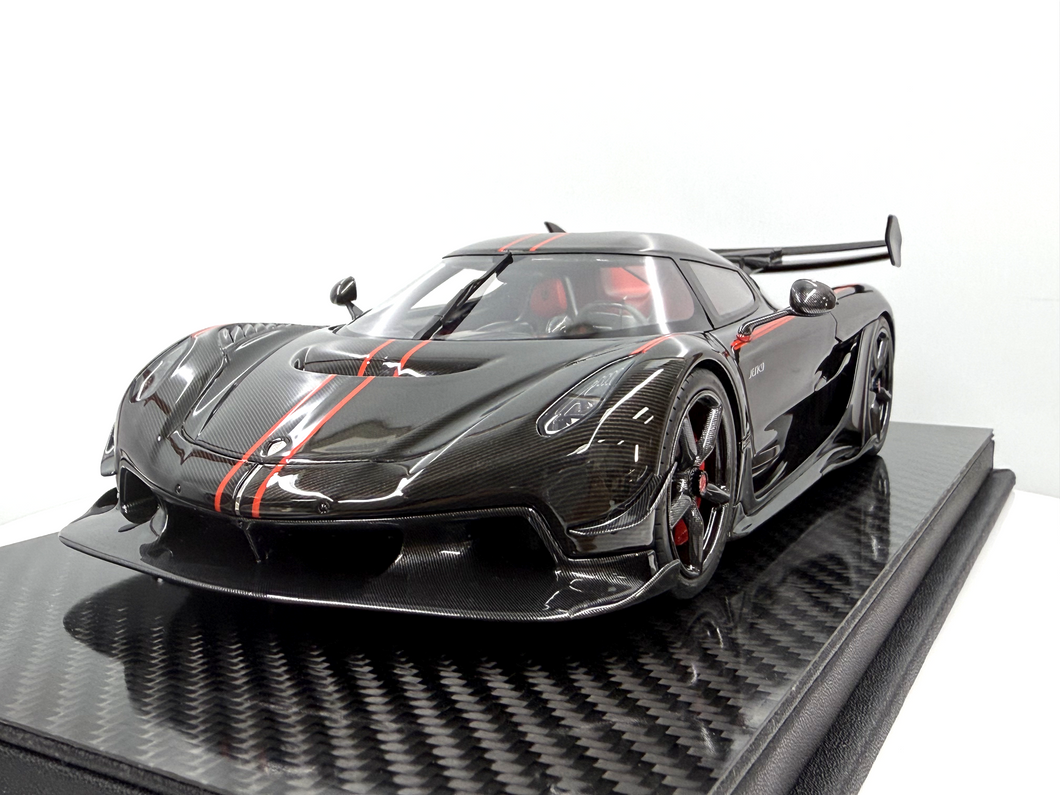 Koenigsegg Jesko PMC Special Project - dark tinted clear carbon - 1:18