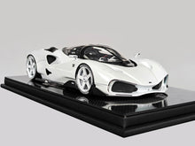 Load image into Gallery viewer, Nilu27 - White - 1:18
