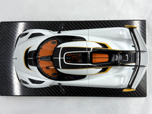 Load image into Gallery viewer, Koenigsegg Jesko 7558 PMC Special Project - Crystal White - 1:18
