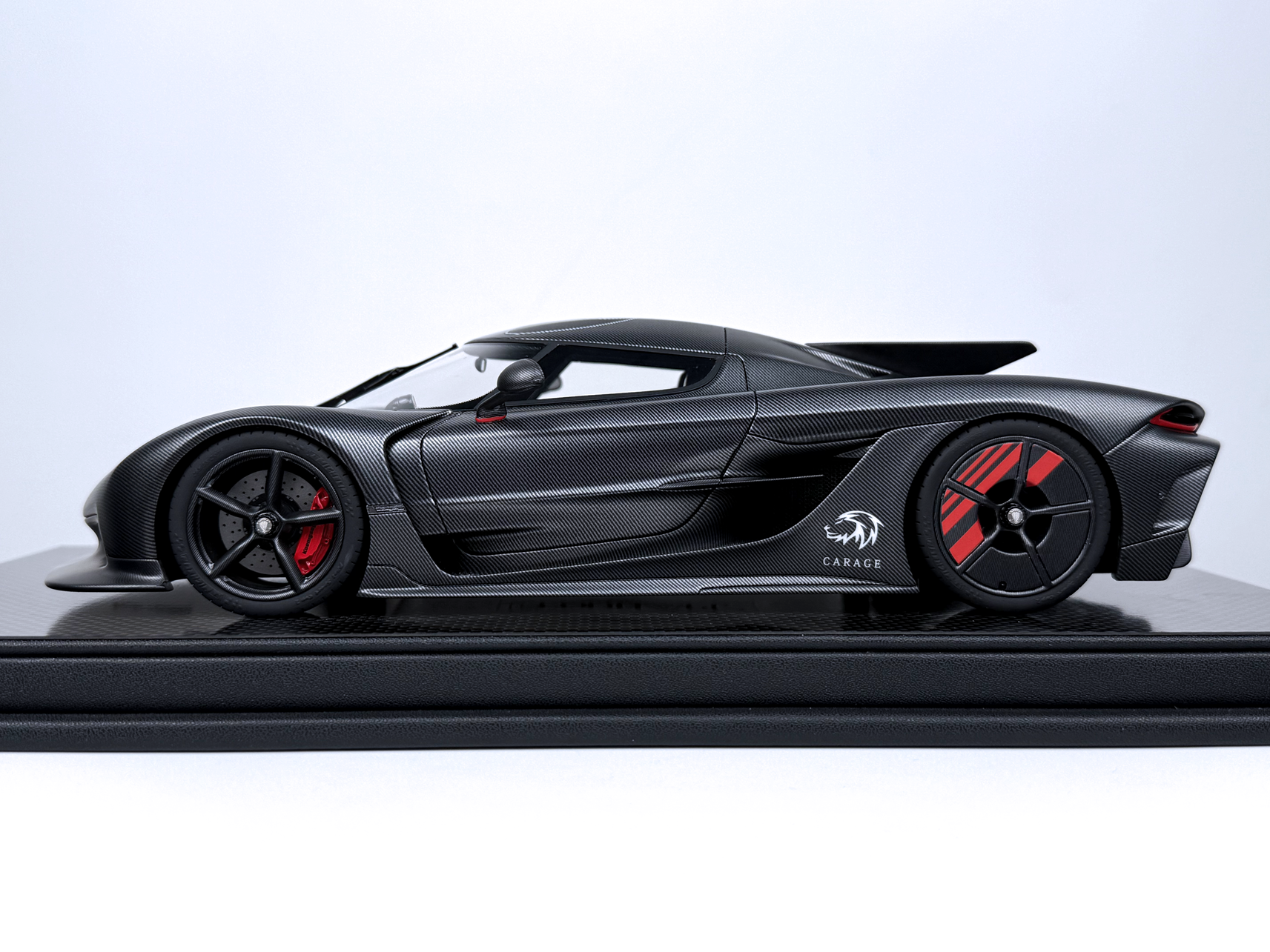 Koenigsegg Jesko Absolut 7267 PMC Special Project - naked carbon - 1:18
