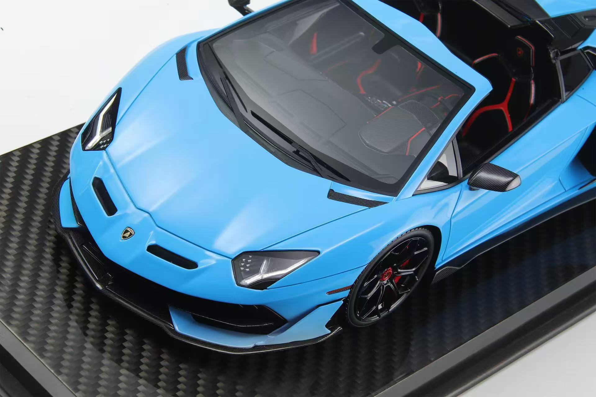 Lamborghini Aventador SVJ Roadster - anniversary blue - 1:18