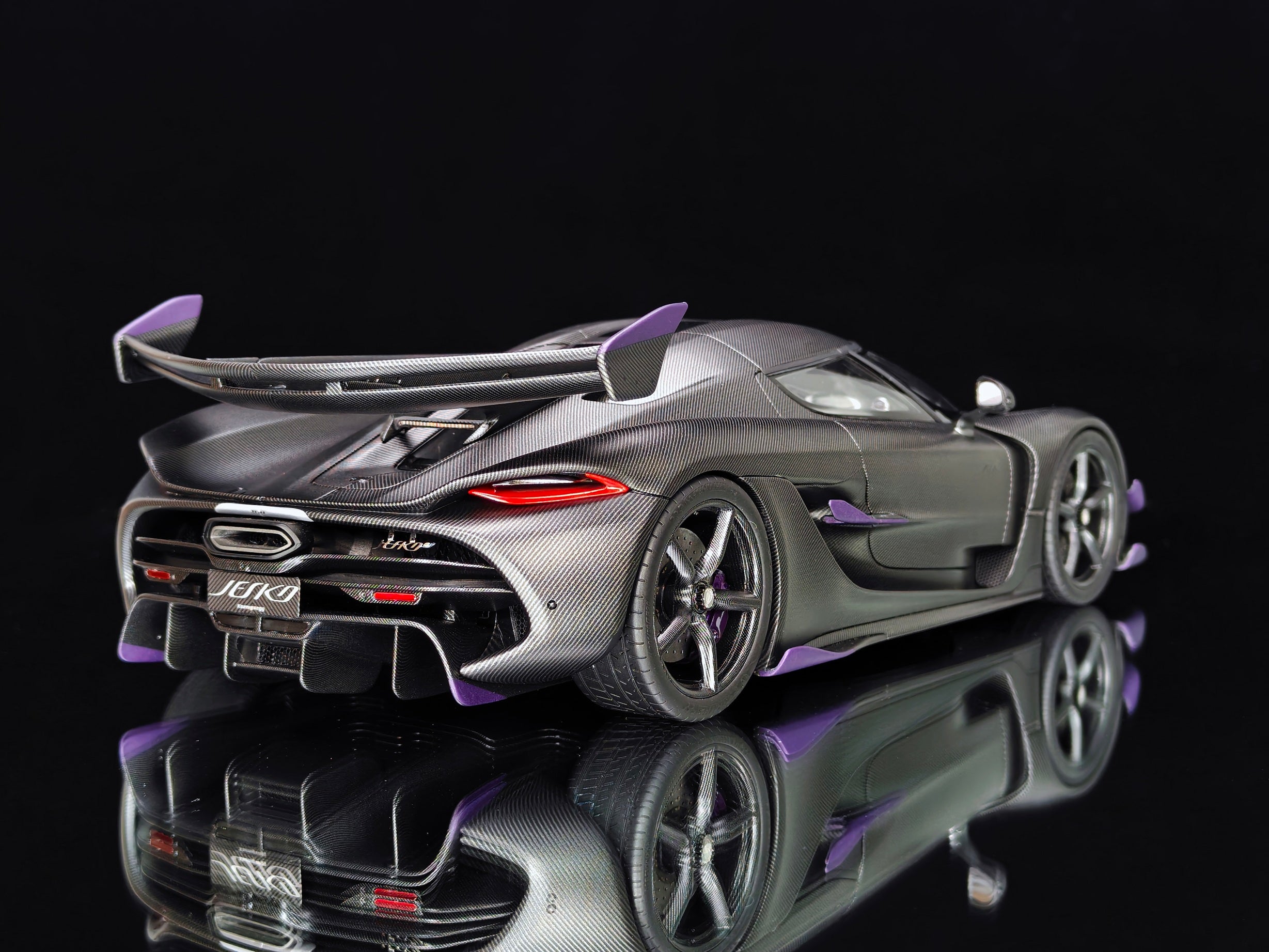 Koenigsegg Jesko PMC Special Project - Naked Carbon - 1:18