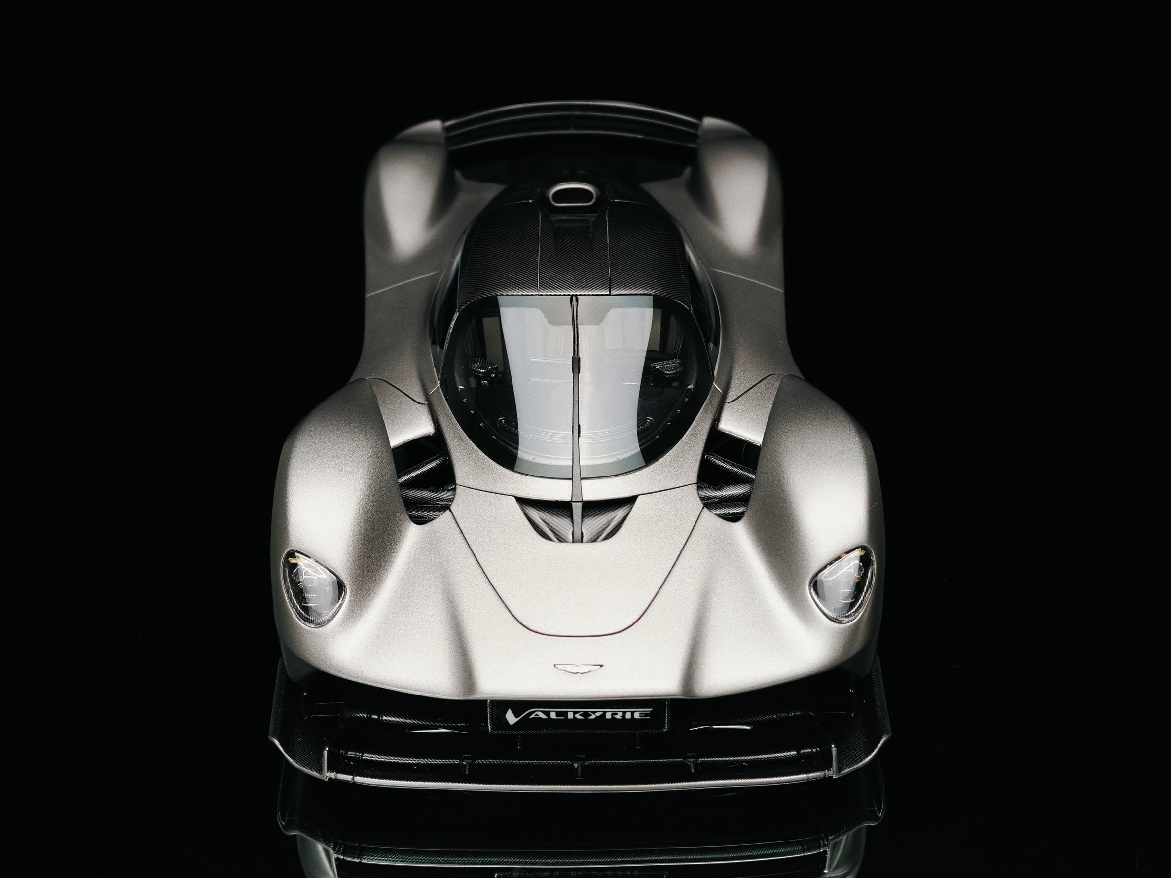 Aston Martin Valkyrie - Satin Scintilla Silver - 1:18