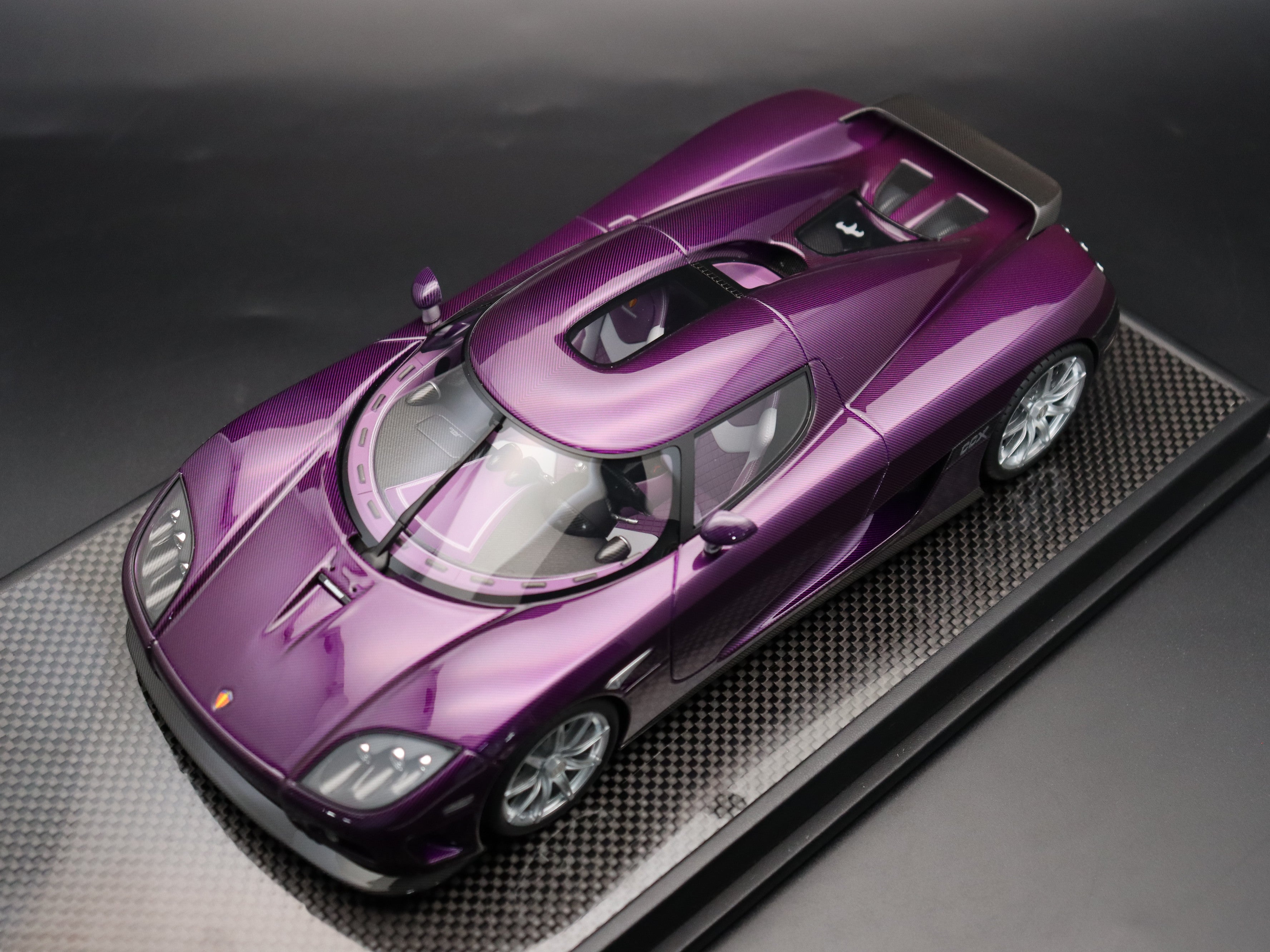 Koenigsegg CCX - Purple Carbon - 1:18
