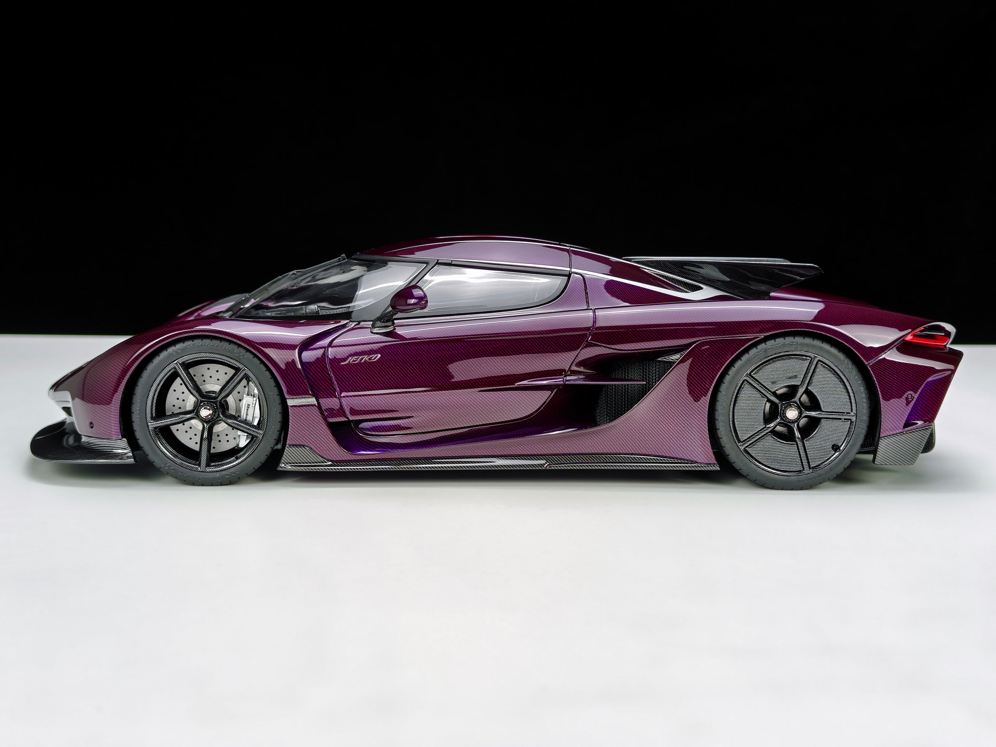 Koenigsegg Jesko Absolut PMC Special Project - Purple Tinted Carbon - 1:18