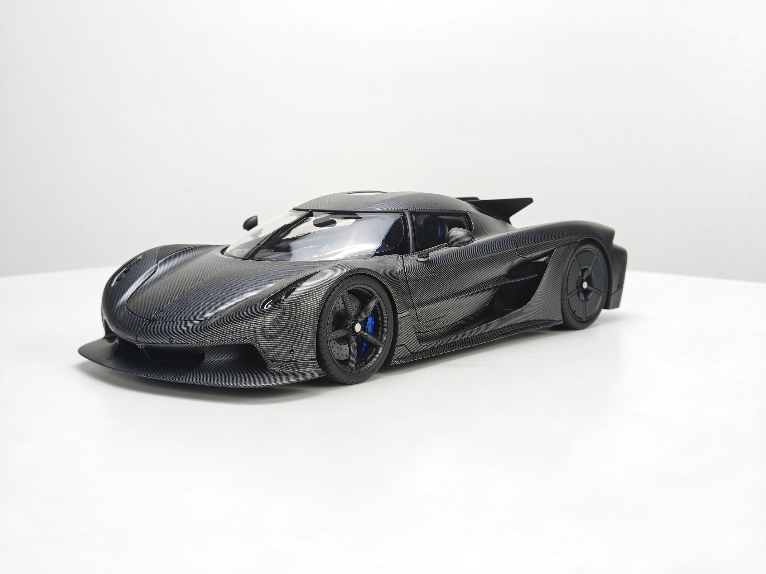 Koenigsegg Jesko Absolut 7289 PMC Special Project - naked carbon - 1:18