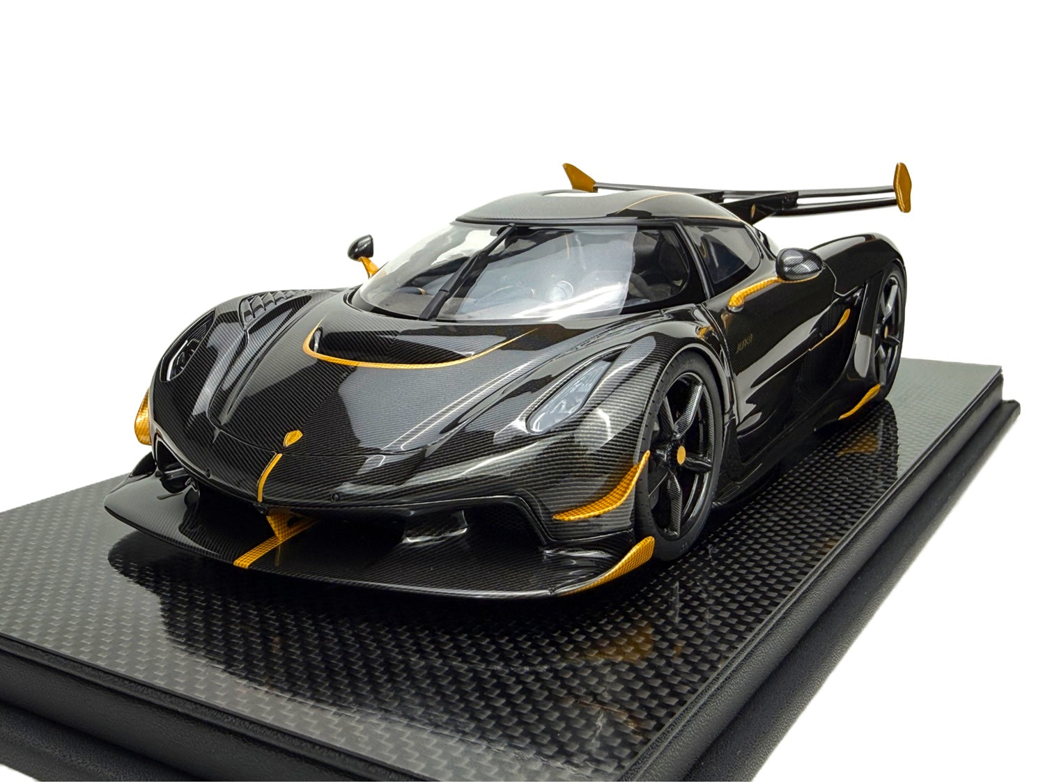 Koenigsegg Jesko 7383 PMC Special Project - carbon gold - 1:18