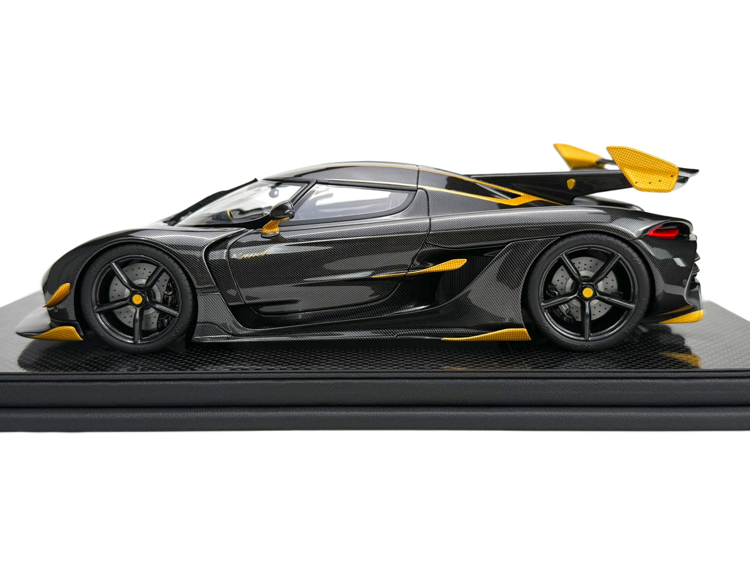 Koenigsegg Jesko 7383 PMC Special Project - carbon gold - 1:18