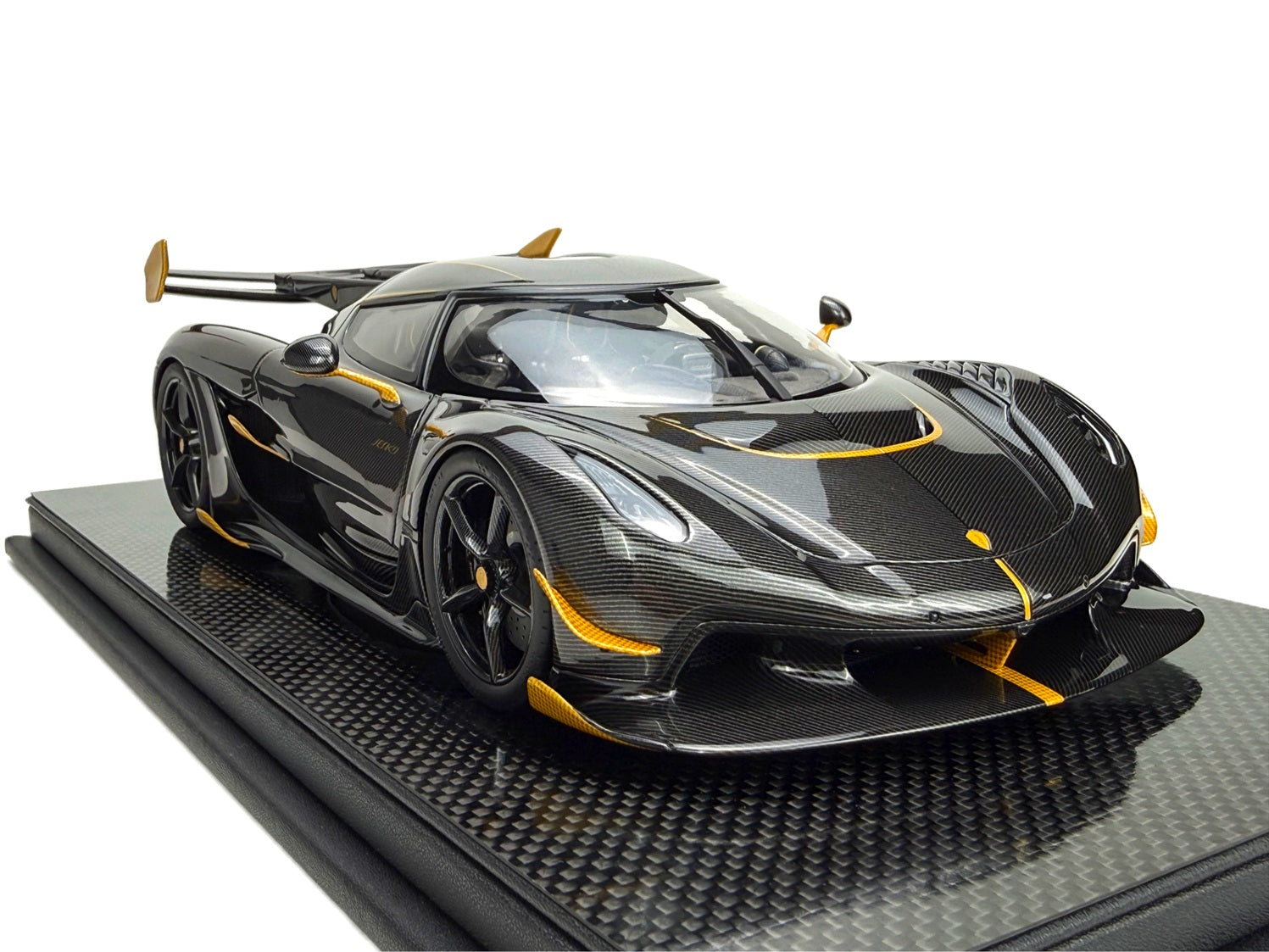 Koenigsegg Jesko 7383 PMC Special Project - carbon gold - 1:18