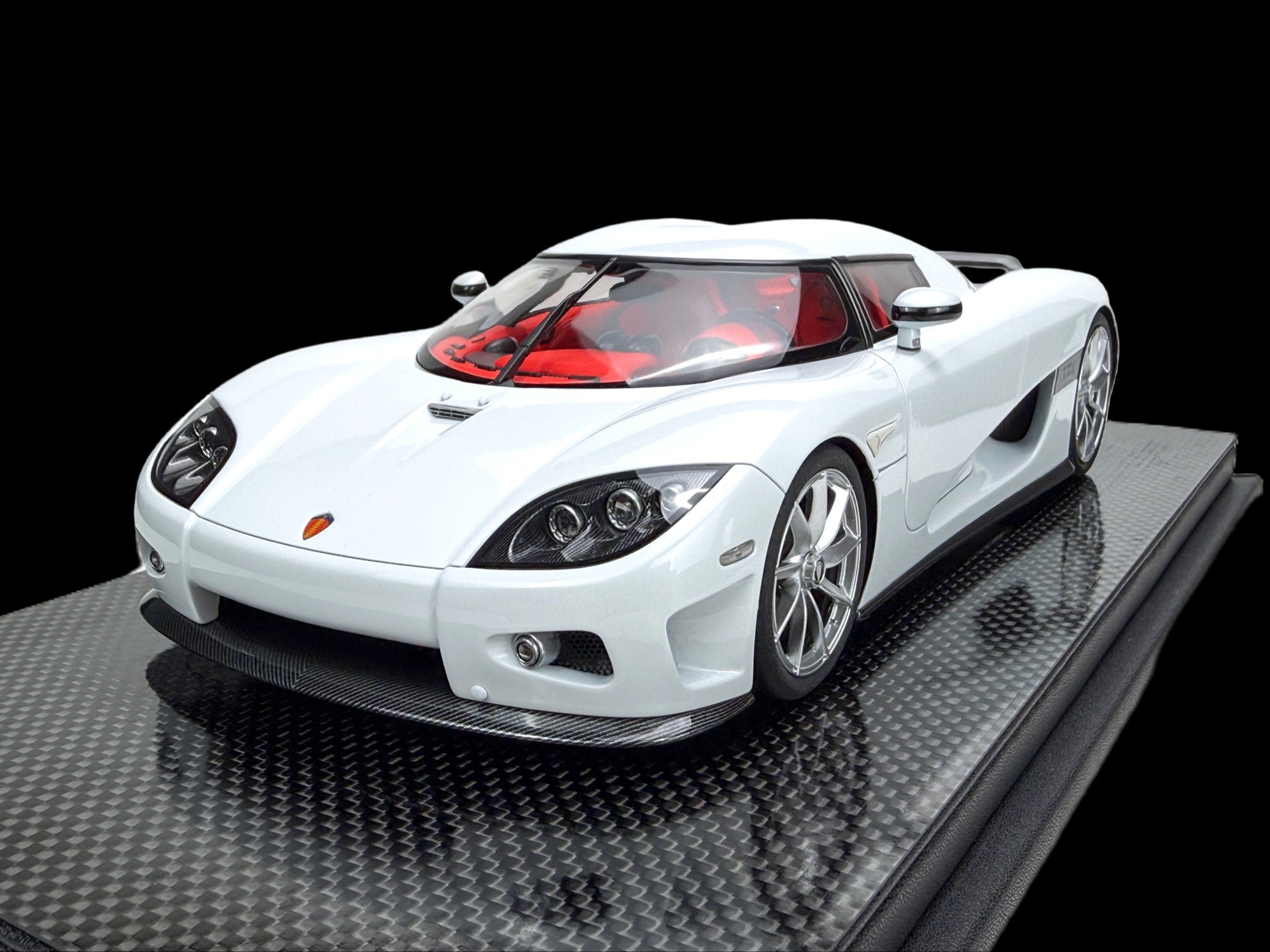 Koenigsegg CCX 7063 PMC Special Project - pearl white - 1:18