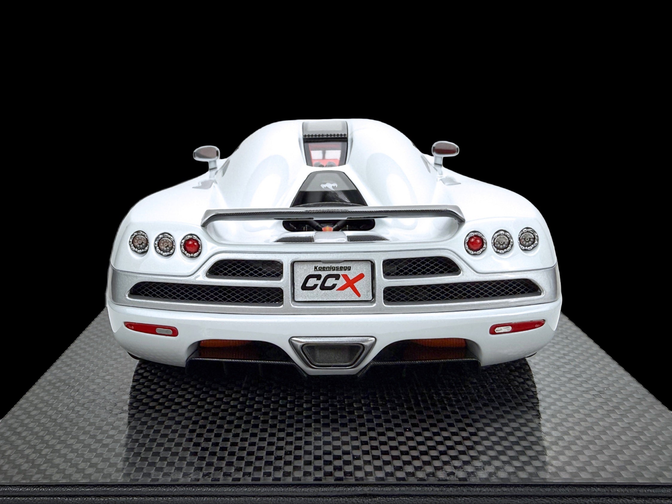 Koenigsegg CCX 7063 PMC Special Project - pearl white - 1:18