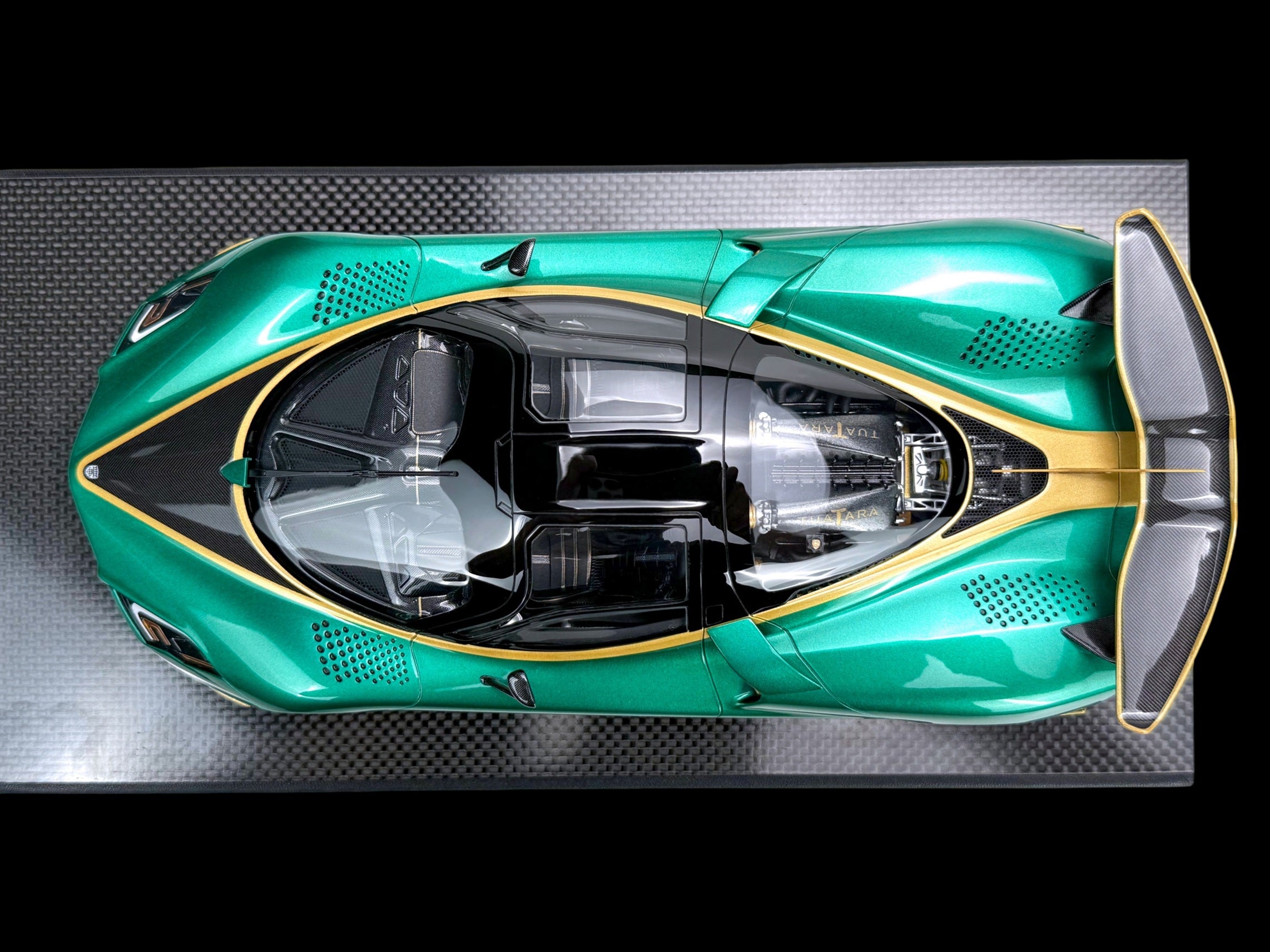 SSC Tuatara Striker - green - 1:18