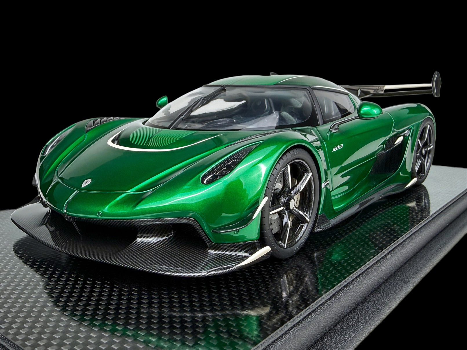 Koenigsegg Jesko PMC Special Project - Manz Green #7555 - 1:18