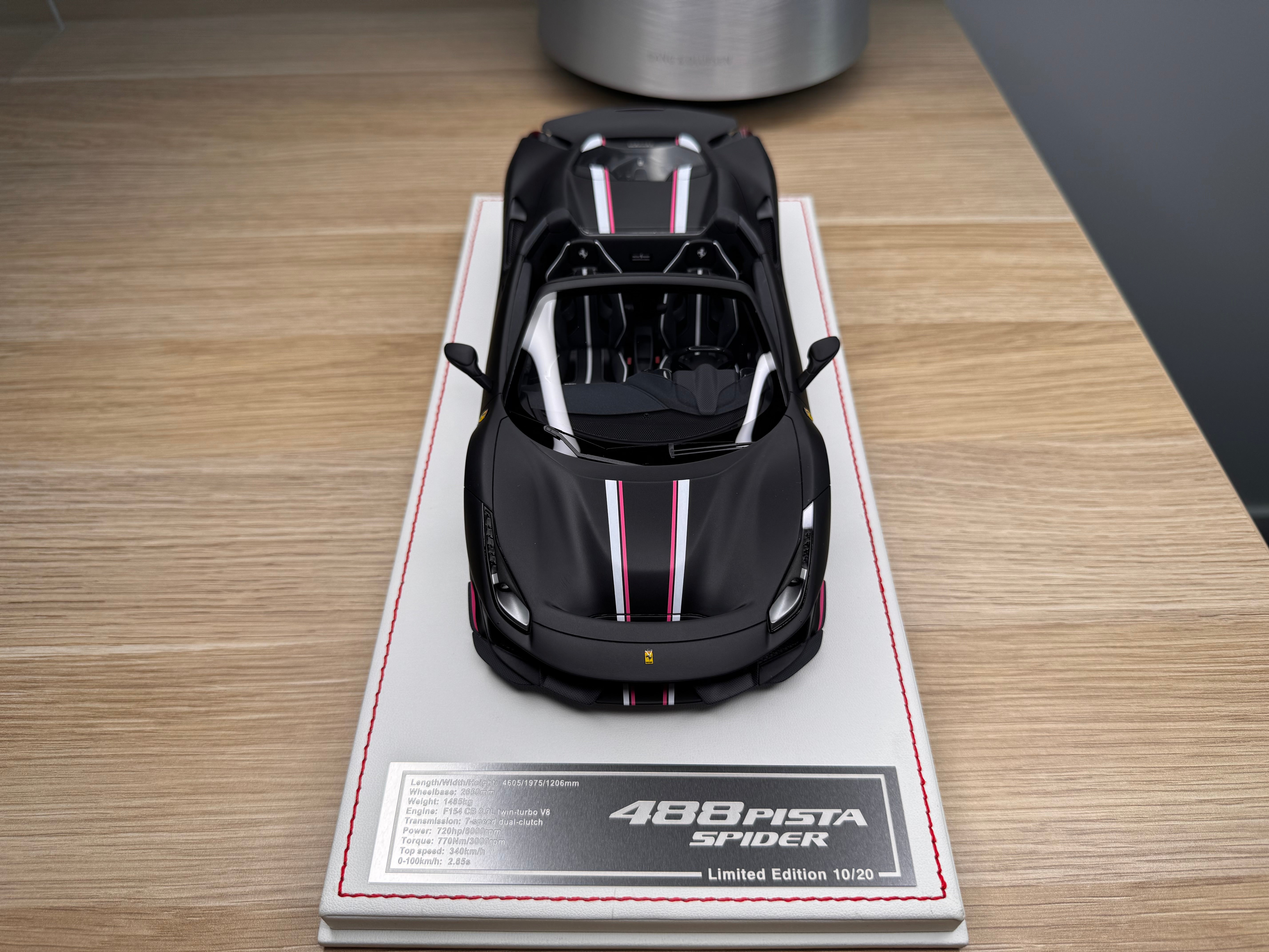 Ferrari 488 Pista Spider - Nero Opaco - 1:18