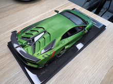 Load image into Gallery viewer, Lamborghini Aventador SVJ - Matte Green Pearl - 1:18
