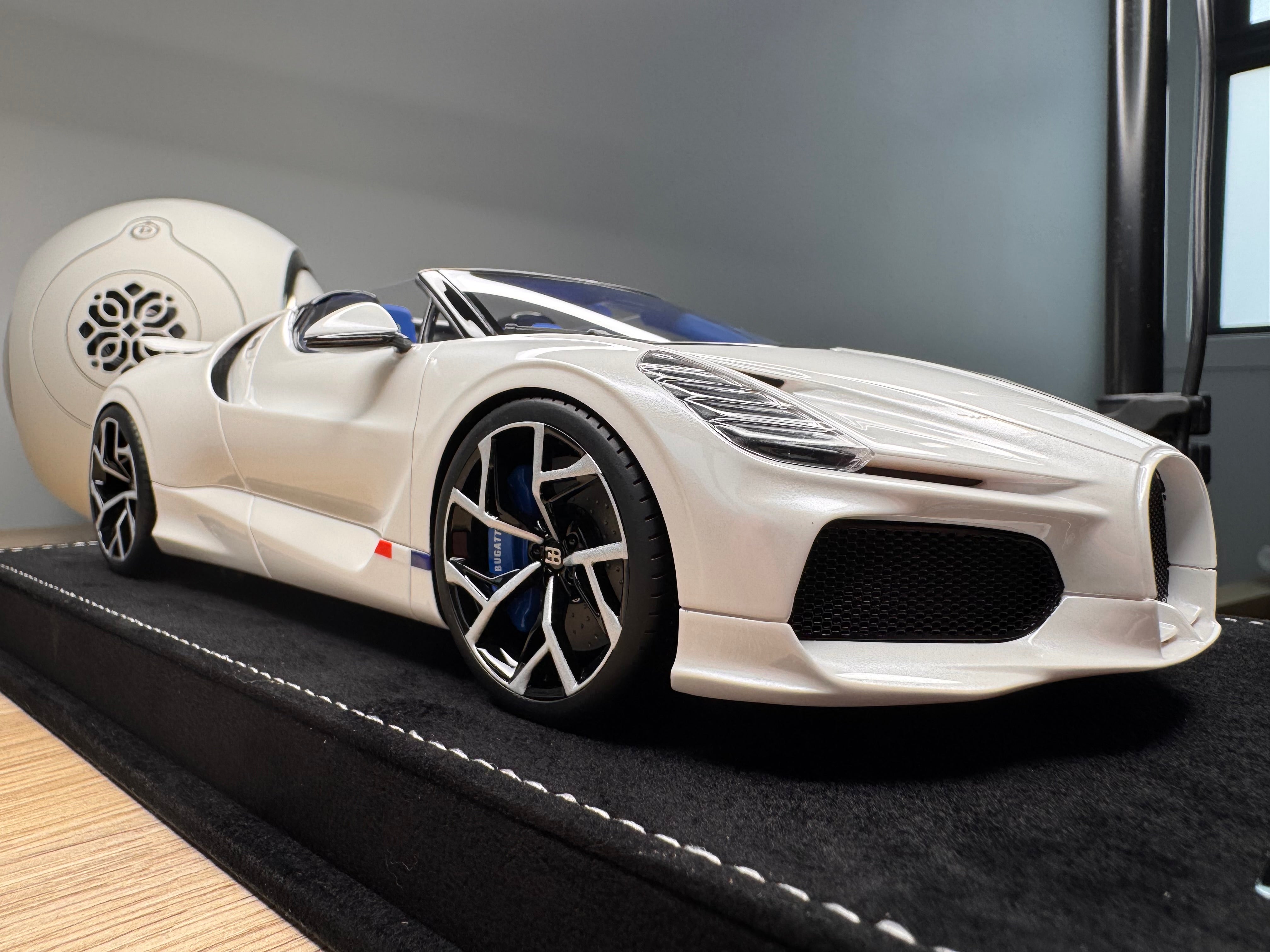 Bugatti Mistral - Pearl White - 1:18