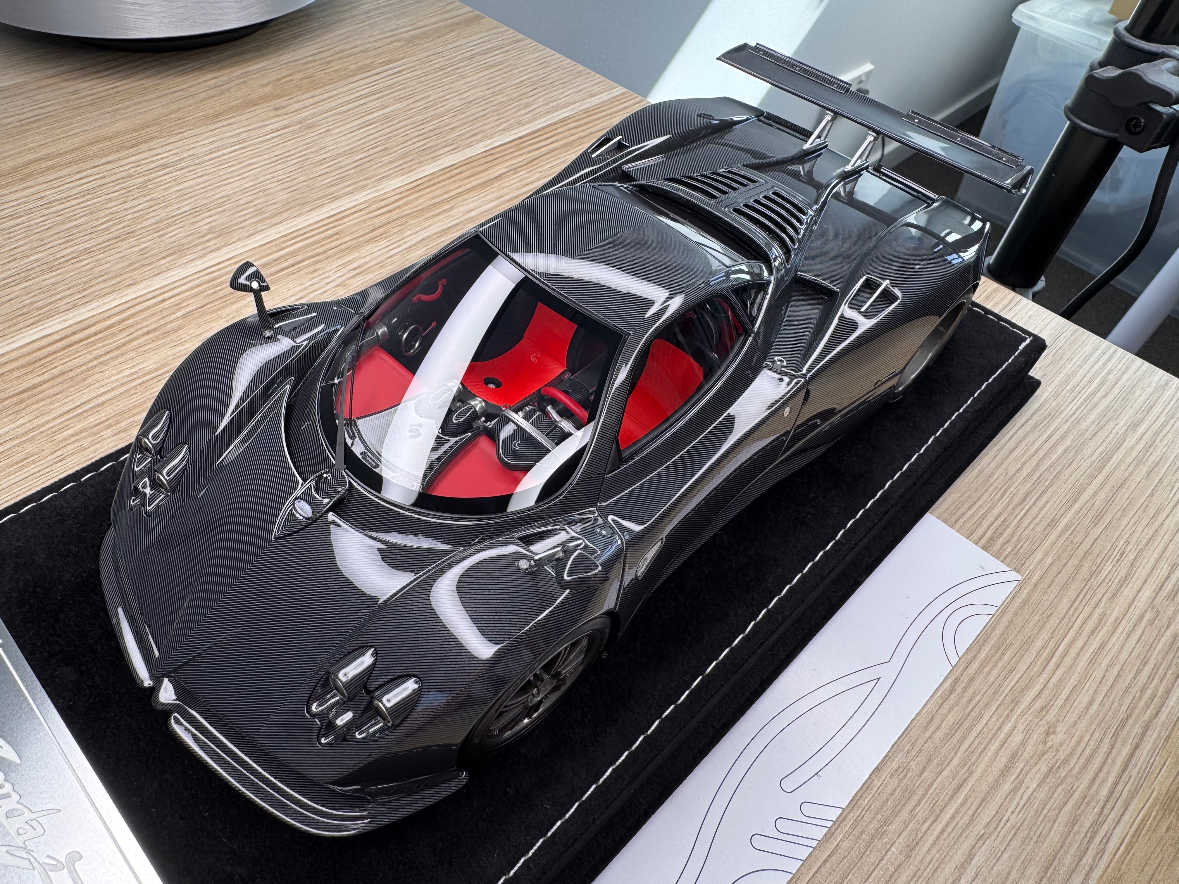 Pagani Zonda F hard top - Black Carbon - 1:18