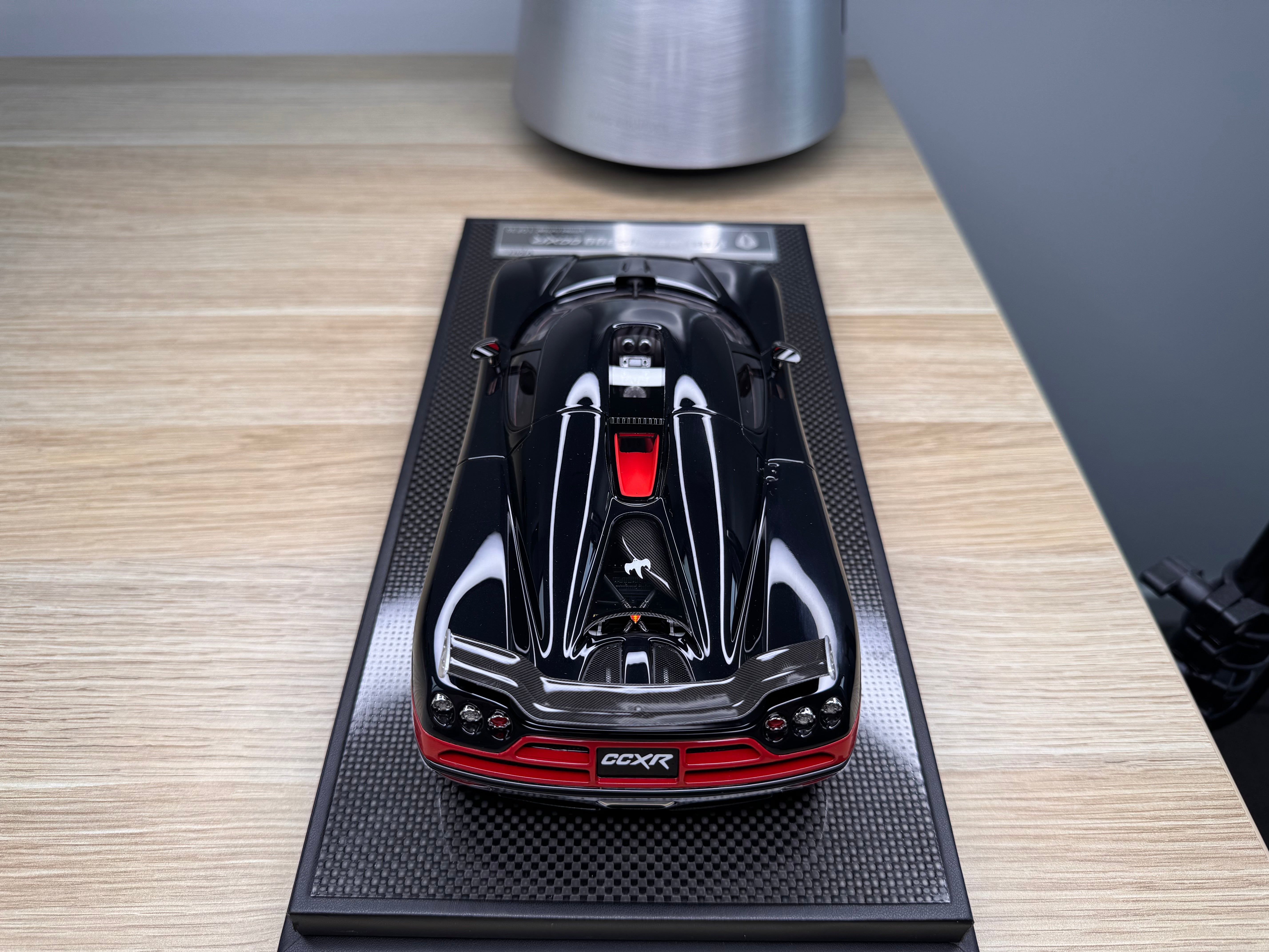 Koenigsegg CCXR - Gloss Black - 1:18