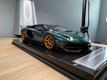 Load image into Gallery viewer, Lamborghini Aventador SVJ - Verde Hydra - 1:18
