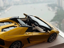 Load image into Gallery viewer, Lamborghini Aventador LP700-4 Roadster - Electro-Lime Gold - 1:18
