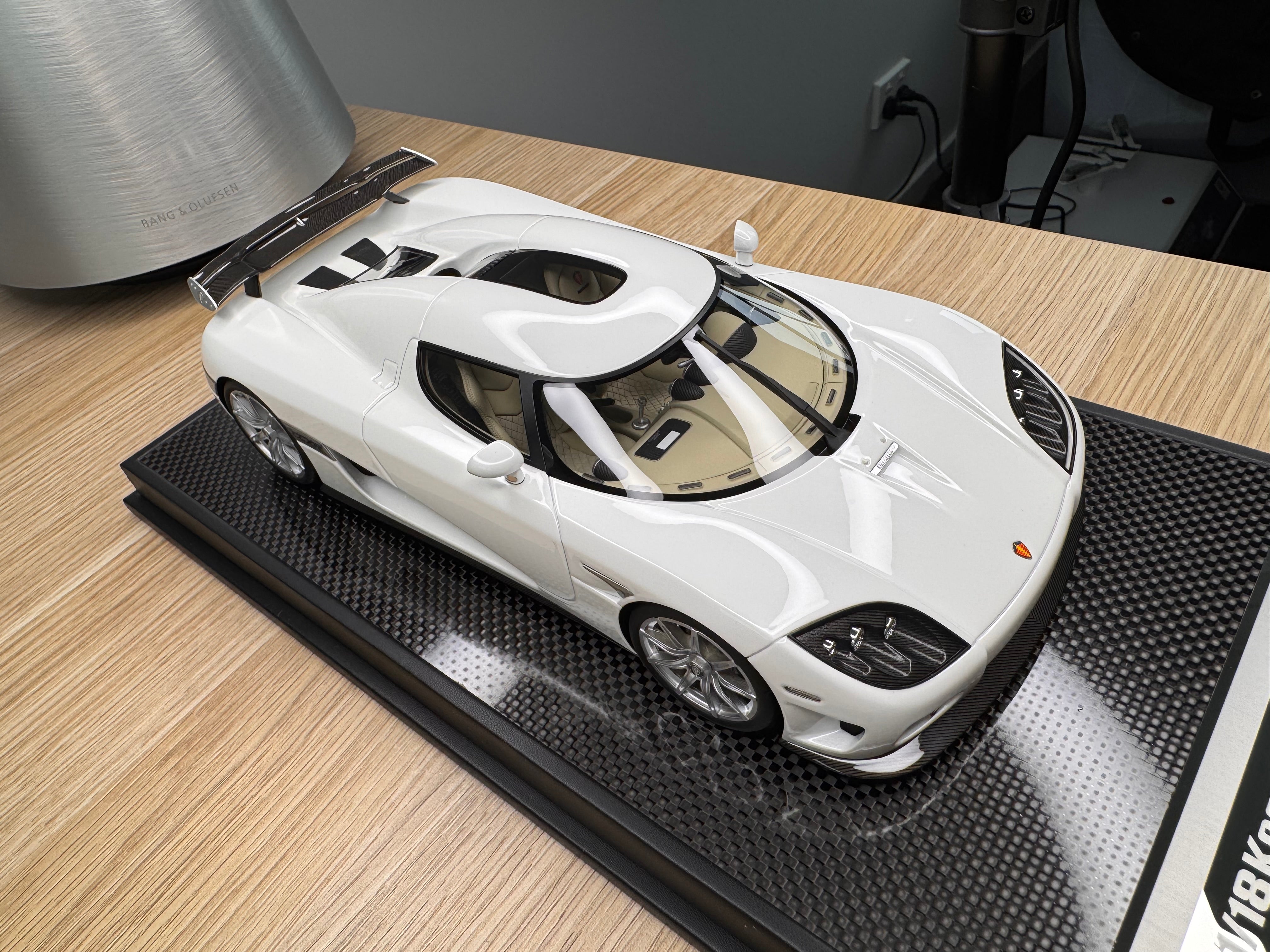 Koenigsegg CCXR - Pearl White - 1:18
