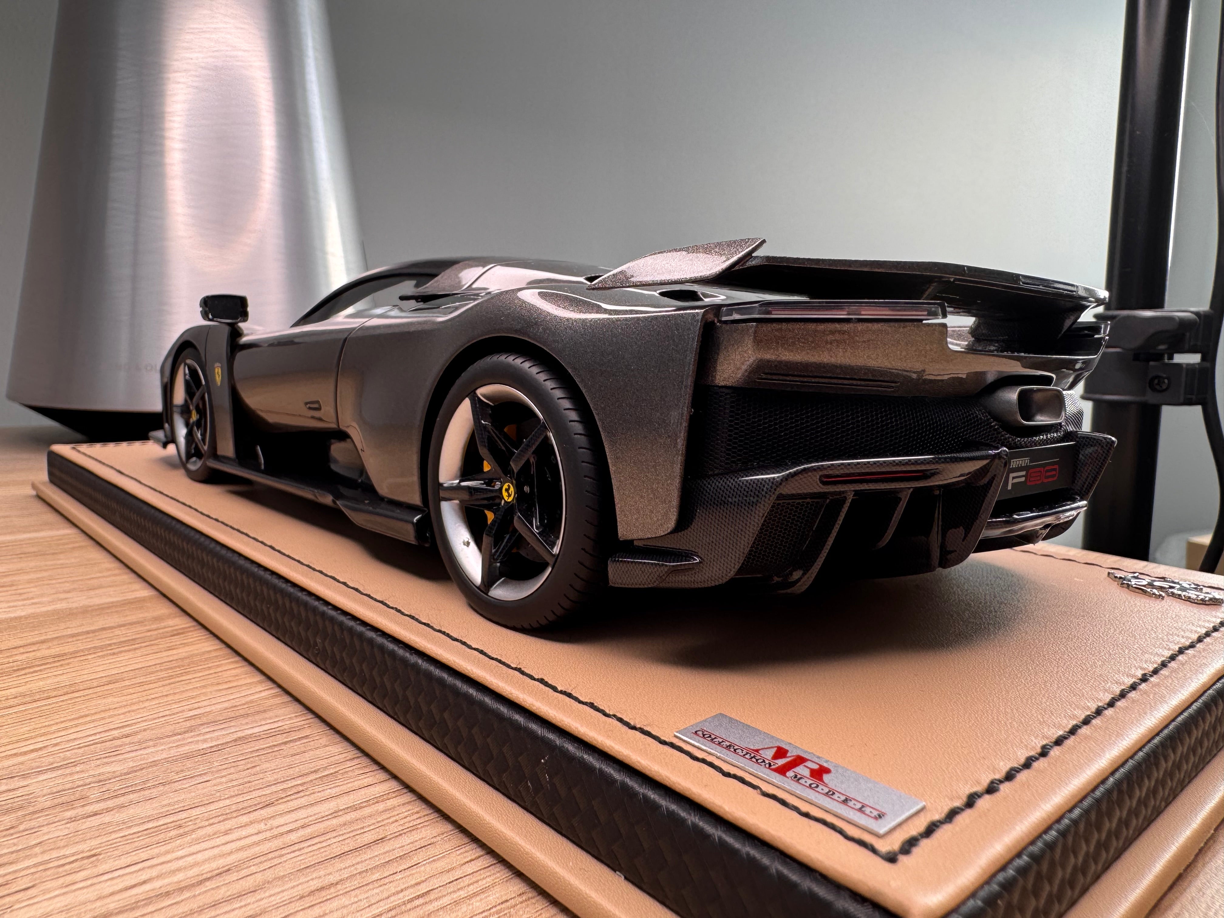Ferrari F80 - Canna di Fucile LE49 - 1:18