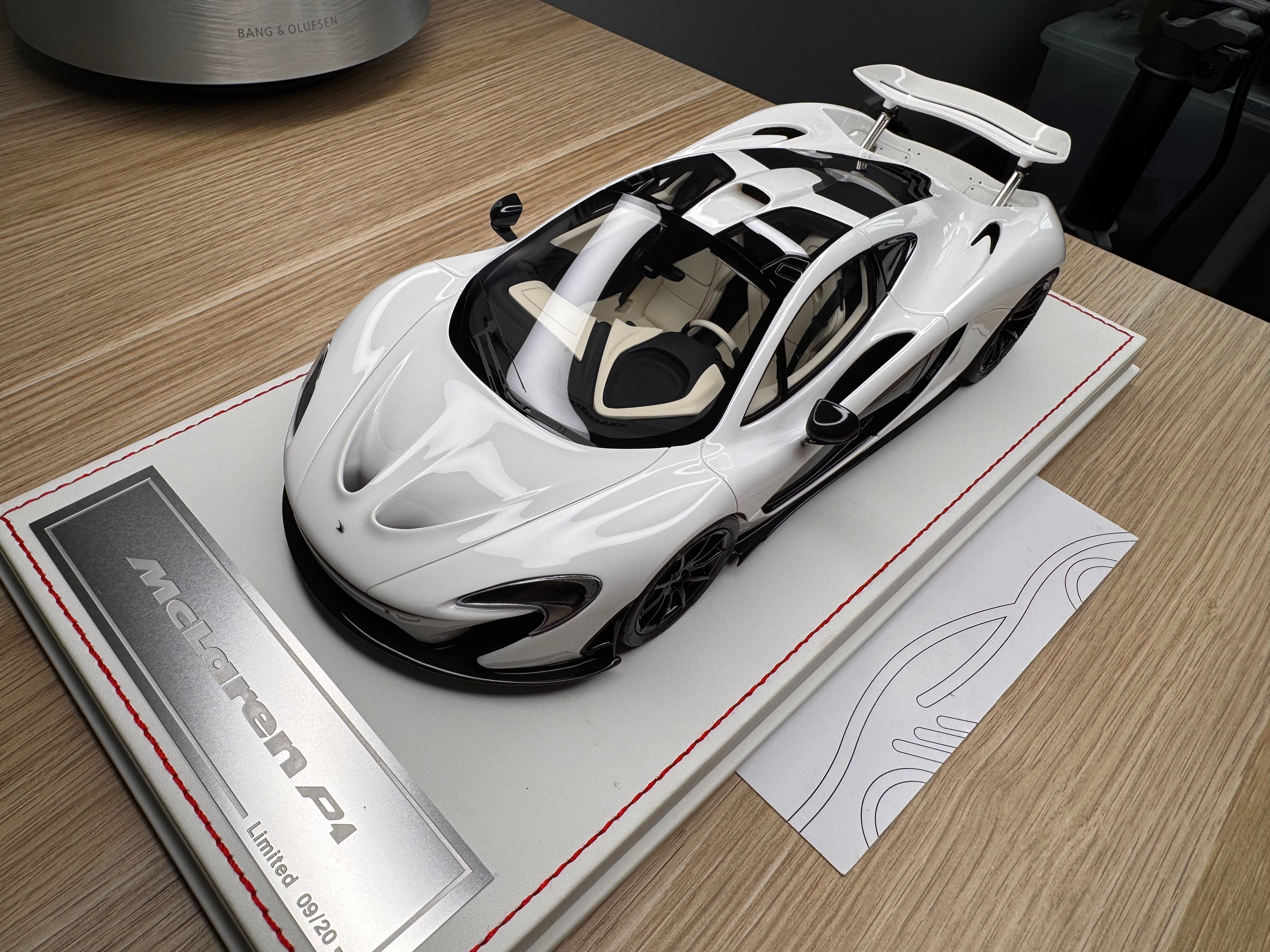 McLaren P1 - Silica White / Black - 1:18