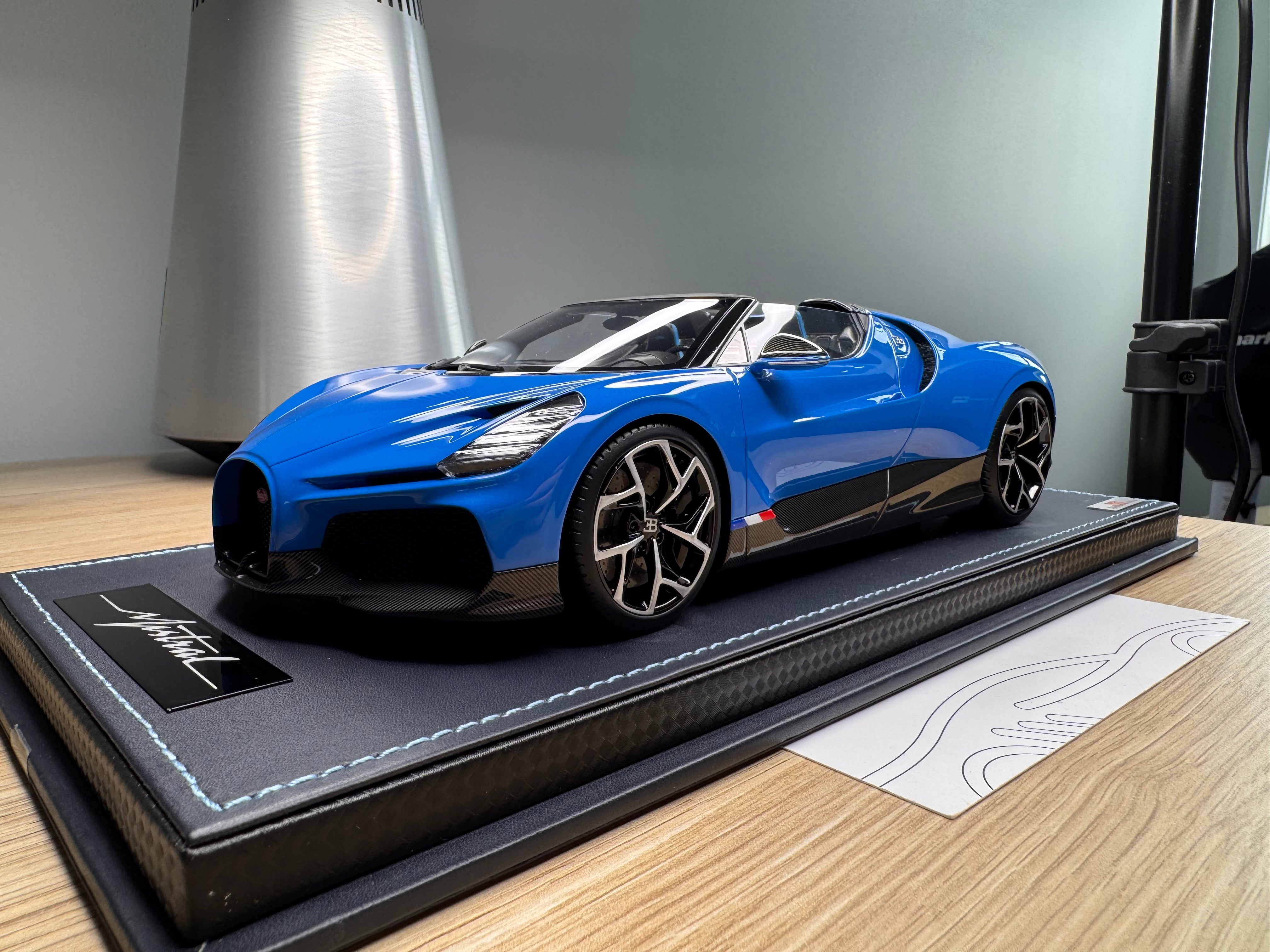 Bugatti Mistral - blue - 1:18