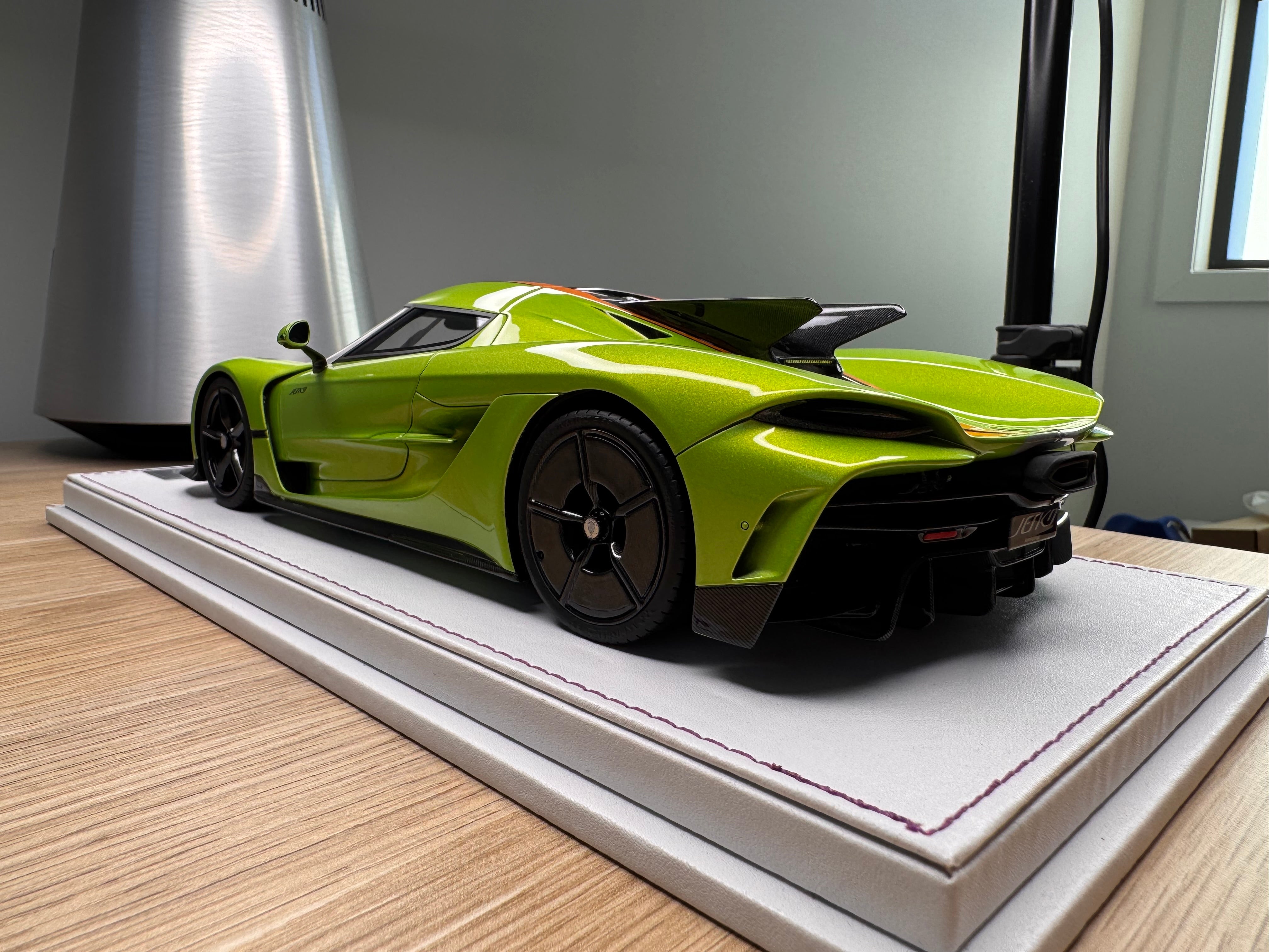 Koenigsegg Jesko Absolut 7373 PMC Special Project - Jesko Green - 1:18