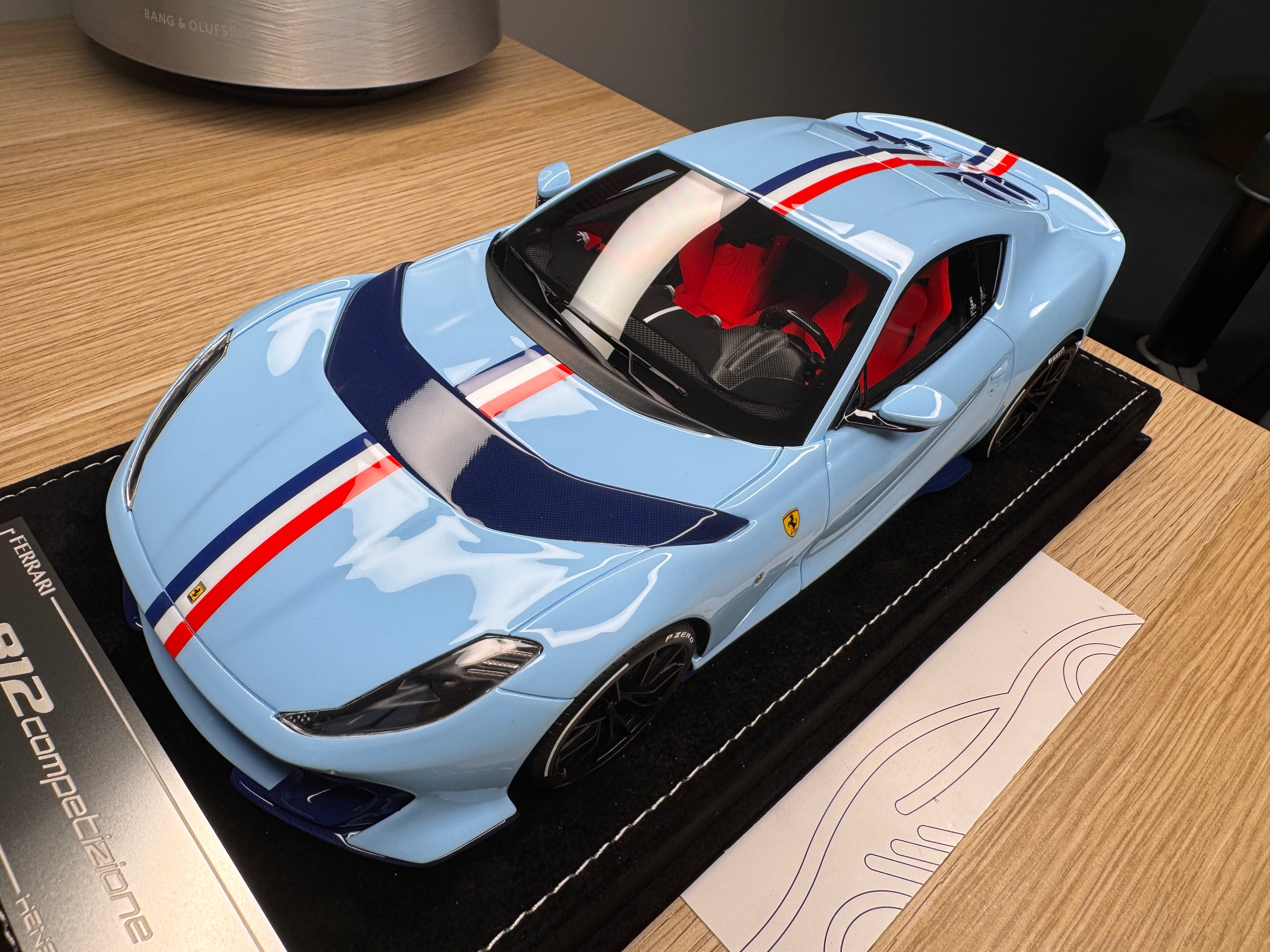 Ferrari 812 Competizione - Azzurro La Plata - 1:18