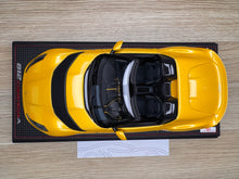 Load image into Gallery viewer, Ferrari 812 Competizione A - Giallo Tristrato - 1:18
