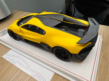 Load image into Gallery viewer, Bugatti Divo - Jaune Molsheim (matte) - 1:18
